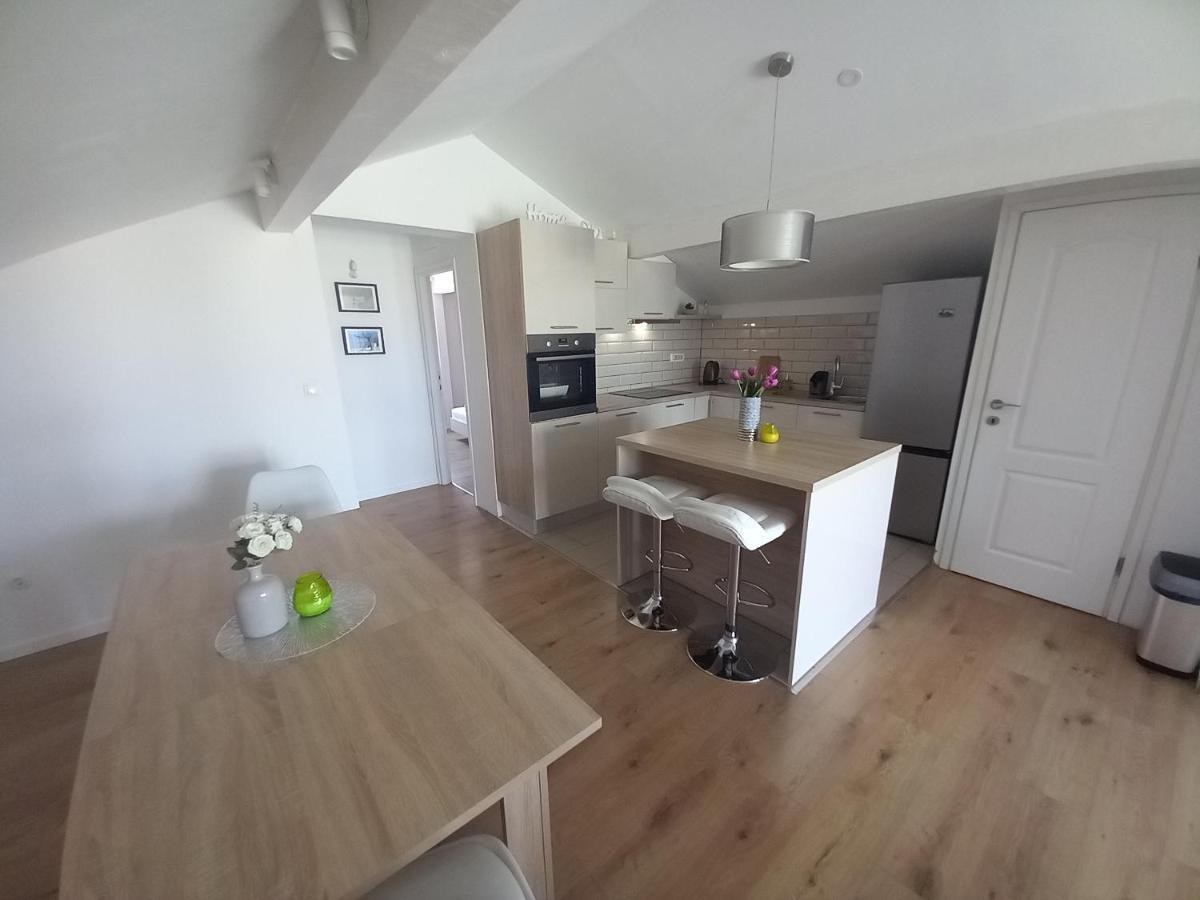 One Bedroom Loft Apartment With Nice View Nin Εξωτερικό φωτογραφία